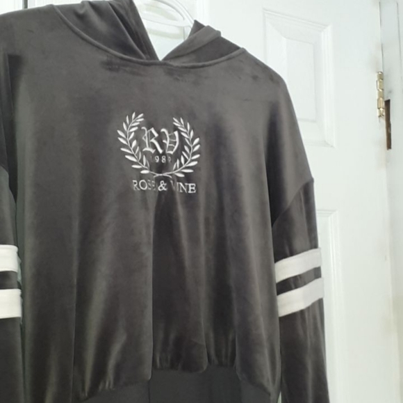 Sweatshirt| Top|rose and vine grey hoodie| - Picture 3 of 5